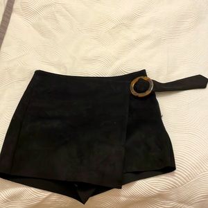 Zara skirt-short! Skirt in the front and shorts in the back.